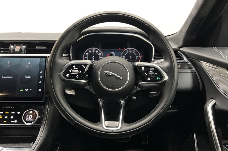 2025 (74) JAGUAR F-PACE 2.0 D200 R-Dynamic HSE Black 90th Anniv 5dr Auto 5494527