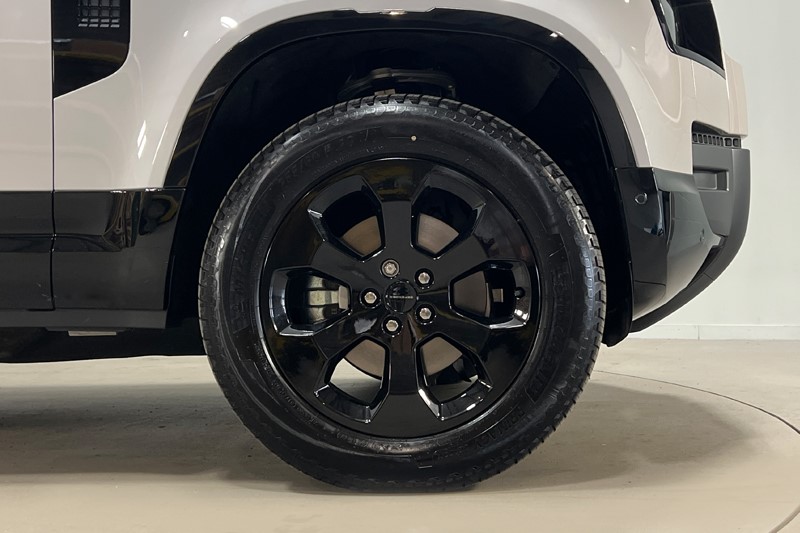 2026 (26) LAND ROVER DEFENDER 3.0 D250 X-Dynamic SE 90 3dr Auto 5449085