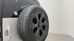 2026 (26) LAND ROVER DEFENDER 3.0 D250 X-Dynamic SE 90 3dr Auto 5449120