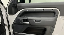 2026 (26) LAND ROVER DEFENDER 3.0 D250 X-Dynamic SE 90 3dr Auto 5449090