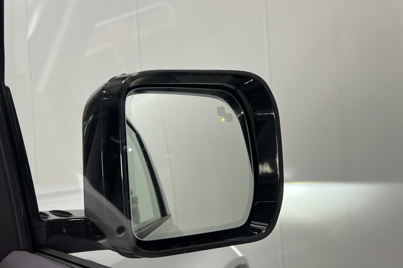 2026 (26) LAND ROVER DEFENDER 3.0 D250 X-Dynamic SE 90 3dr Auto 5449093