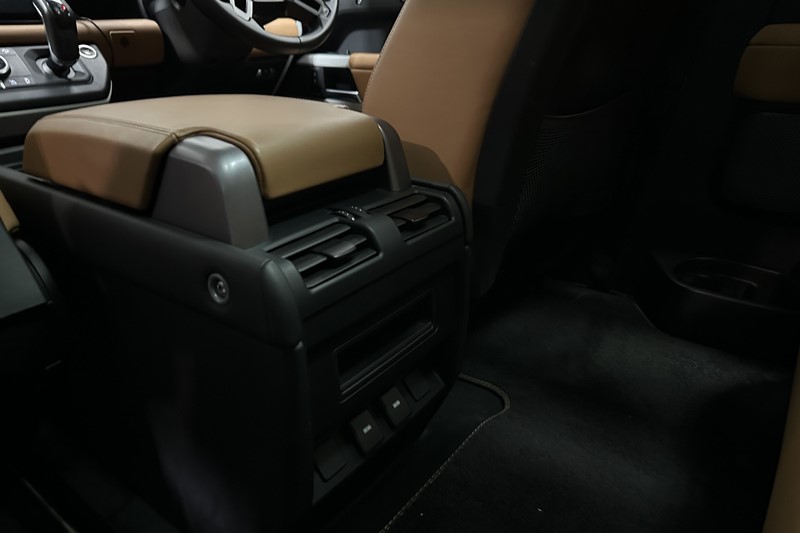 2023 (23) LAND ROVER DEFENDER 3.0 D250 HSE 90 3dr Auto 5449621
