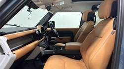 2023 (23) LAND ROVER DEFENDER 3.0 D250 HSE 90 3dr Auto 5449582