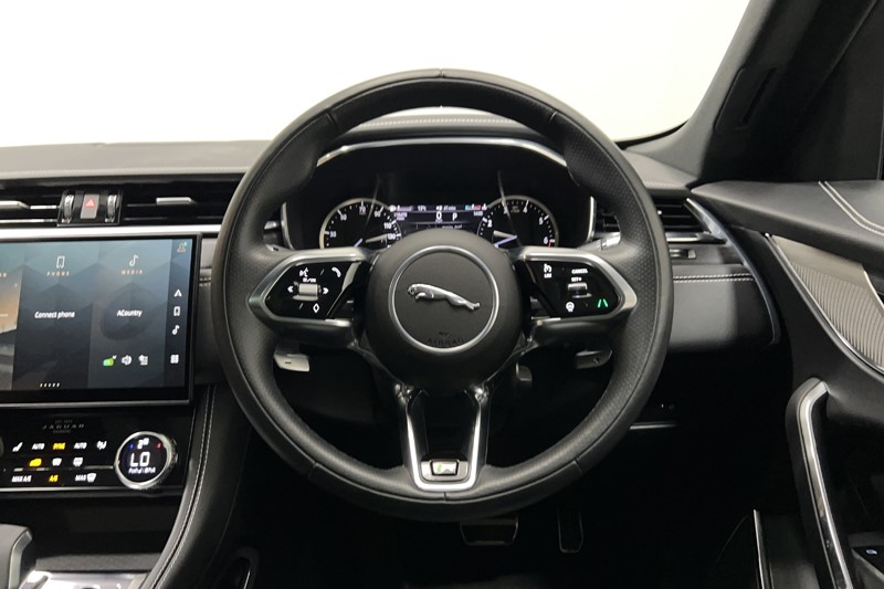 2022 (22) JAGUAR F-PACE 2.0 P250 R-Dynamic Black 5dr Auto AWD 5495151