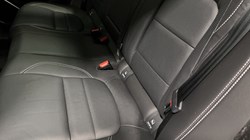 2022 (22) JAGUAR F-PACE 2.0 P250 R-Dynamic Black 5dr Auto AWD 5495177