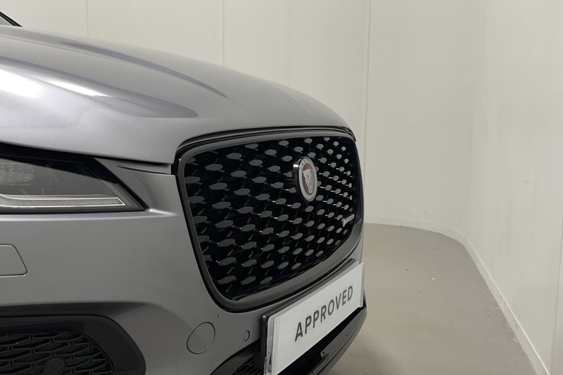 2022 (22) JAGUAR F-PACE 2.0 P250 R-Dynamic Black 5dr Auto AWD 5495191