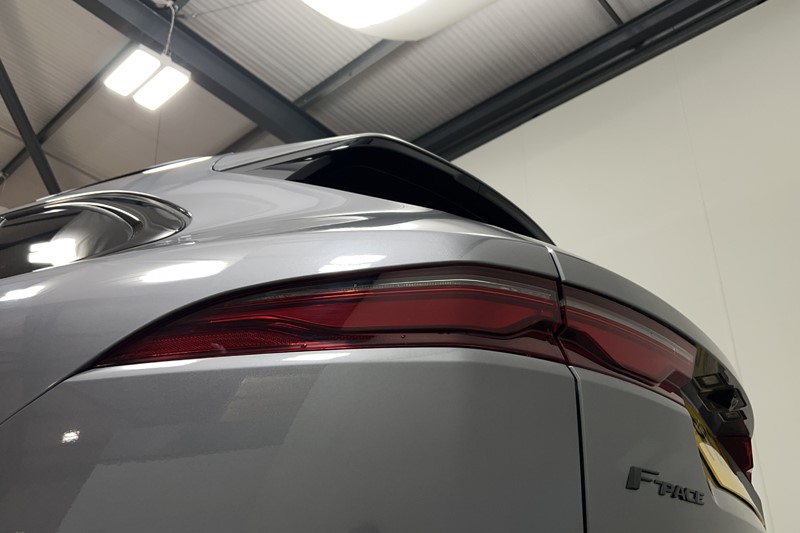 2022 (22) JAGUAR F-PACE 2.0 P250 R-Dynamic Black 5dr Auto AWD 5495183