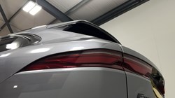 2022 (22) JAGUAR F-PACE 2.0 P250 R-Dynamic Black 5dr Auto AWD 5495183