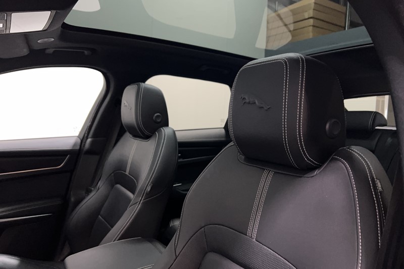 2022 (22) JAGUAR F-PACE 2.0 P250 R-Dynamic Black 5dr Auto AWD 5495174