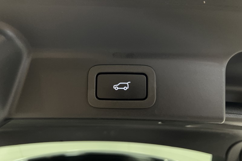 2022 (22) JAGUAR F-PACE 2.0 P250 R-Dynamic Black 5dr Auto AWD 5495182
