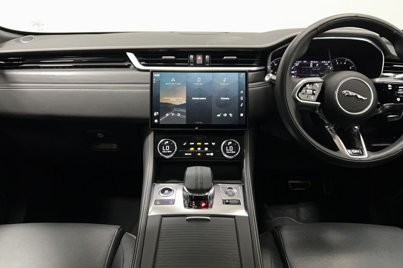 2022 (22) JAGUAR F-PACE 2.0 P250 R-Dynamic Black 5dr Auto AWD 5495150