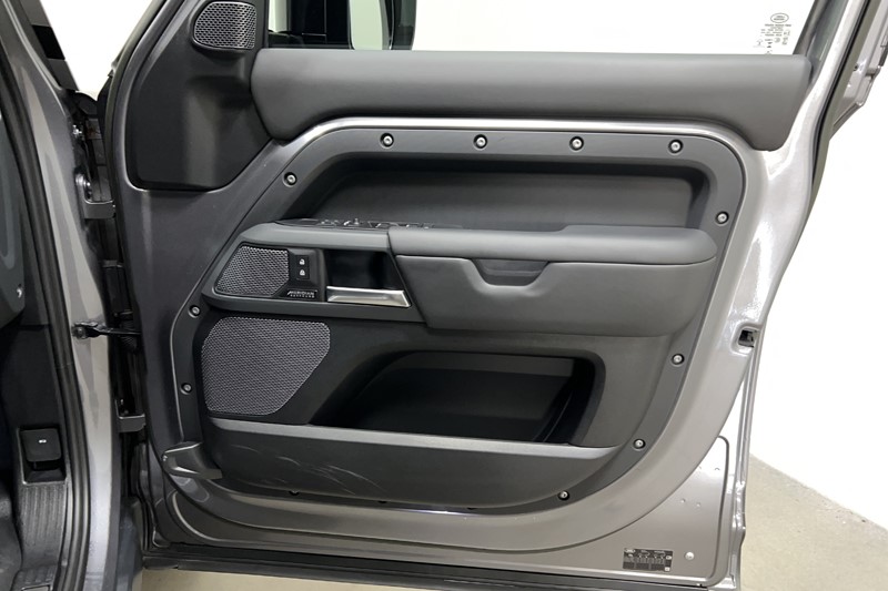 2023 (23) LAND ROVER DEFENDER 3.0 P400 X 110 5dr Auto [6 Seat] 5444864