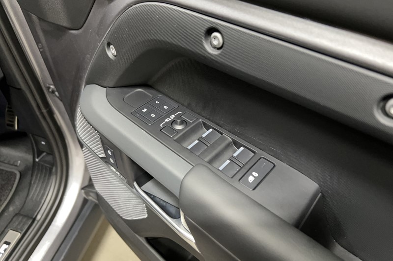 2023 (23) LAND ROVER DEFENDER 3.0 P400 X 110 5dr Auto [6 Seat] 5444866
