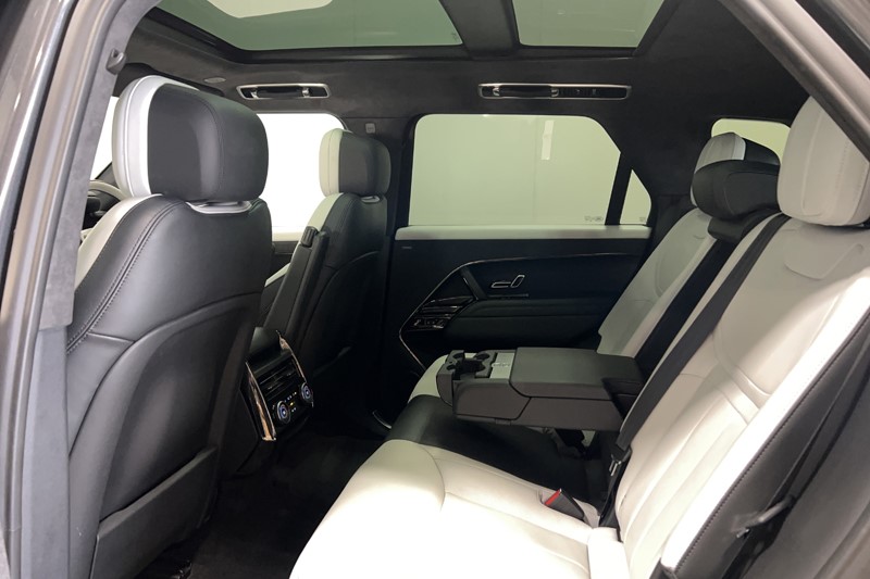 2024 (24) LAND ROVER RANGE ROVER SPORT 3.0 D300 Autobiography 5dr Auto 5463267