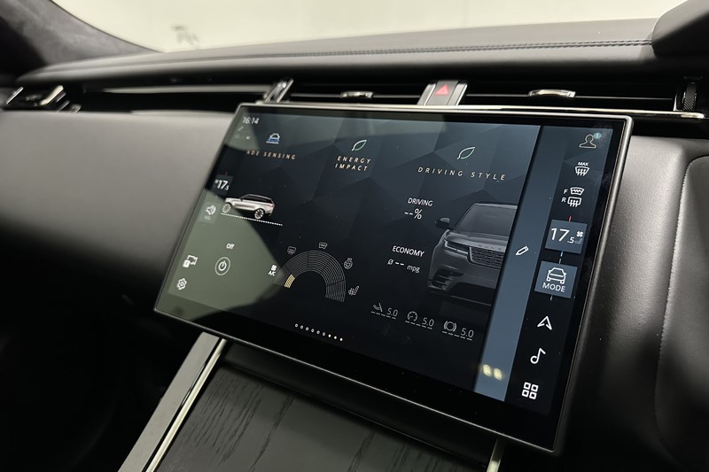 2025 (25) LAND ROVER RANGE ROVER VELAR 2.0 D200 MHEV Autobiography 5dr Auto [Revised] 5505636