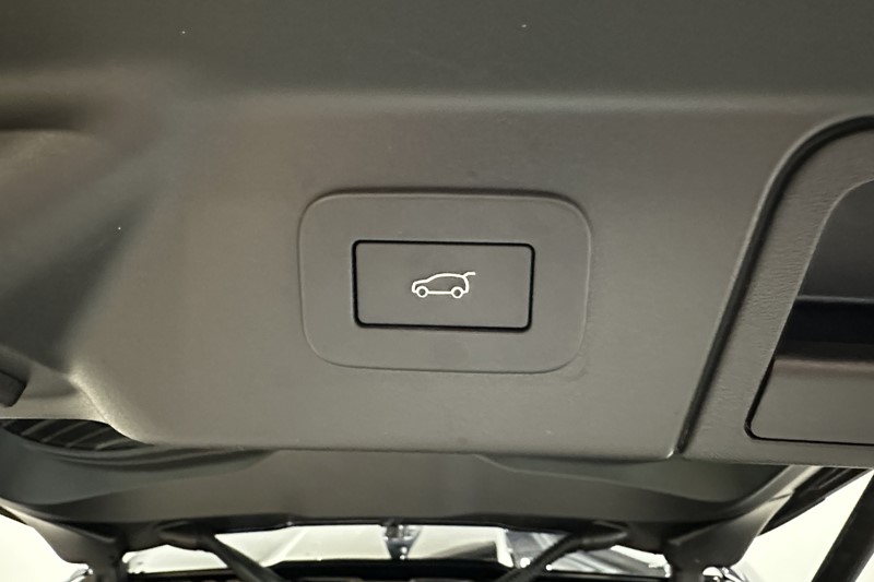 2025 (25) LAND ROVER RANGE ROVER VELAR 2.0 D200 MHEV Autobiography 5dr Auto [Revised] 5505654