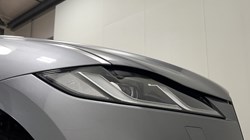 2022 (22) JAGUAR F-PACE 2.0 D200 R-Dynamic Black 5dr Auto AWD 5476010