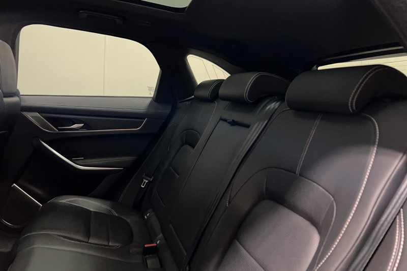 2022 (22) JAGUAR F-PACE 2.0 D200 R-Dynamic Black 5dr Auto AWD 5475996