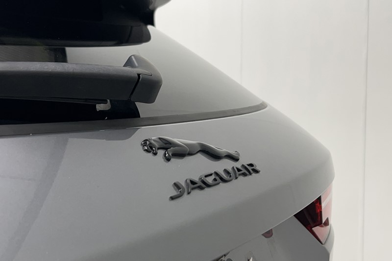 2022 (22) JAGUAR F-PACE 2.0 D200 R-Dynamic Black 5dr Auto AWD 5476005