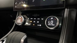 2022 (22) JAGUAR F-PACE 2.0 D200 R-Dynamic Black 5dr Auto AWD 5475984