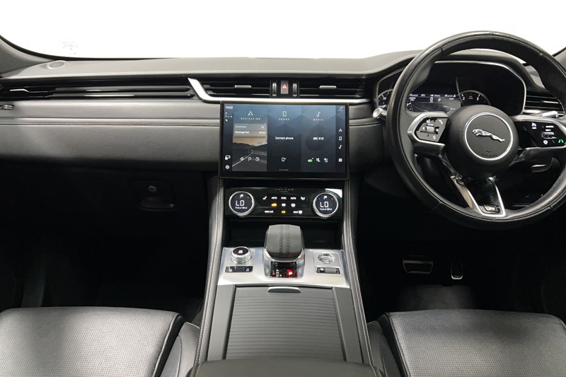 2022 (22) JAGUAR F-PACE 2.0 D200 R-Dynamic Black 5dr Auto AWD 5475968