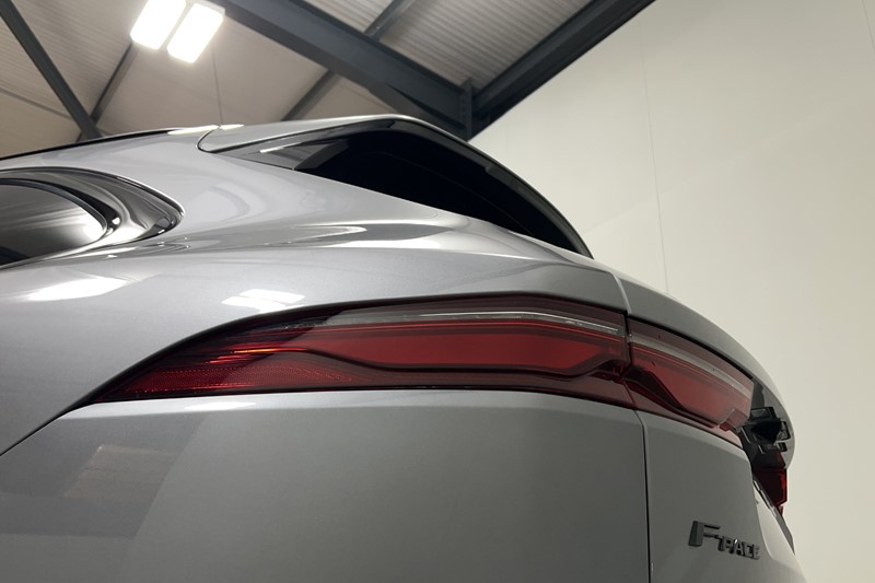 2022 (22) JAGUAR F-PACE 2.0 D200 R-Dynamic Black 5dr Auto AWD 5476003