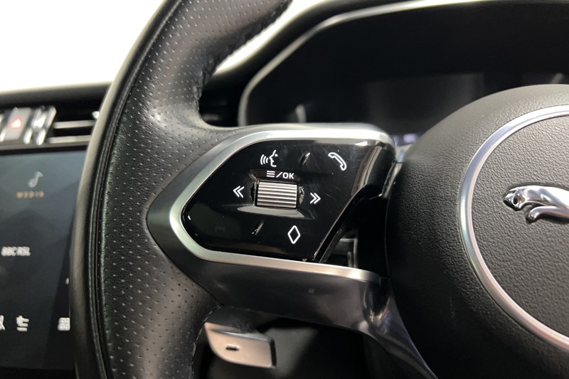 2022 (22) JAGUAR F-PACE 2.0 D200 R-Dynamic Black 5dr Auto AWD 5475980