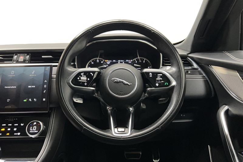 2022 (22) JAGUAR F-PACE 2.0 D200 R-Dynamic Black 5dr Auto AWD 5475969