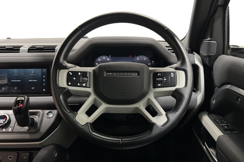 2022 (72) LAND ROVER DEFENDER 3.0 D250 X-Dynamic SE 90 3dr Auto 5477689