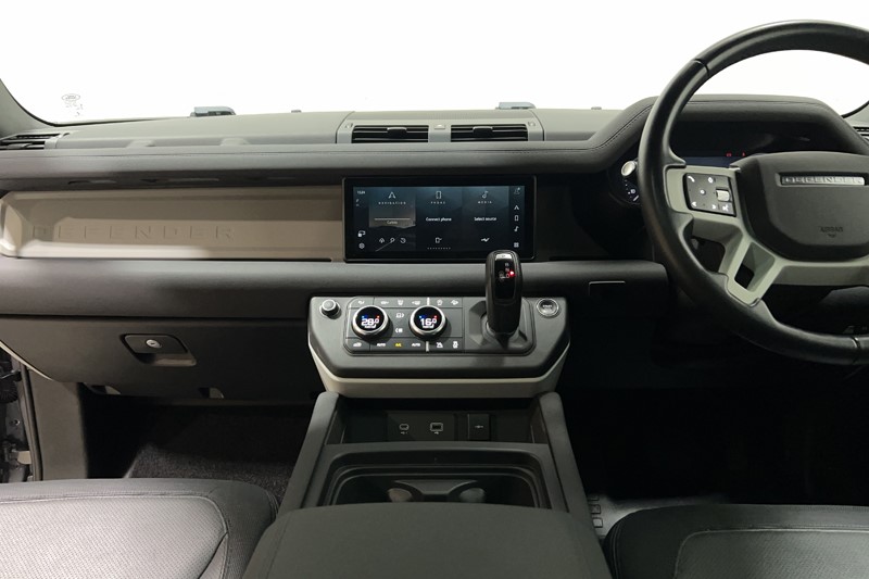 2022 (72) LAND ROVER DEFENDER 3.0 D250 X-Dynamic SE 90 3dr Auto 5477688