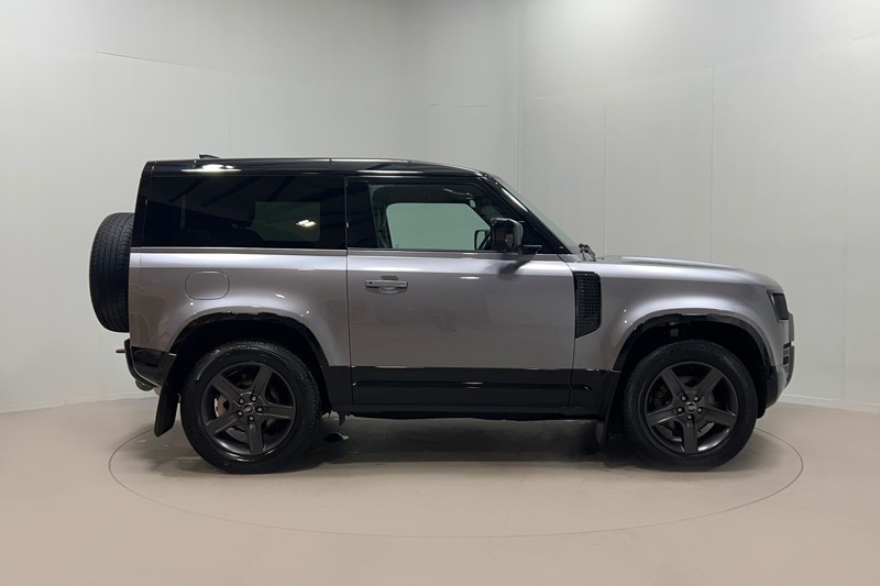 2022 (72) LAND ROVER DEFENDER 3.0 D250 X-Dynamic SE 90 3dr Auto 5477683