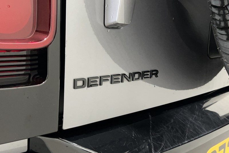 2022 (72) LAND ROVER DEFENDER 3.0 D250 X-Dynamic SE 90 3dr Auto 5477722