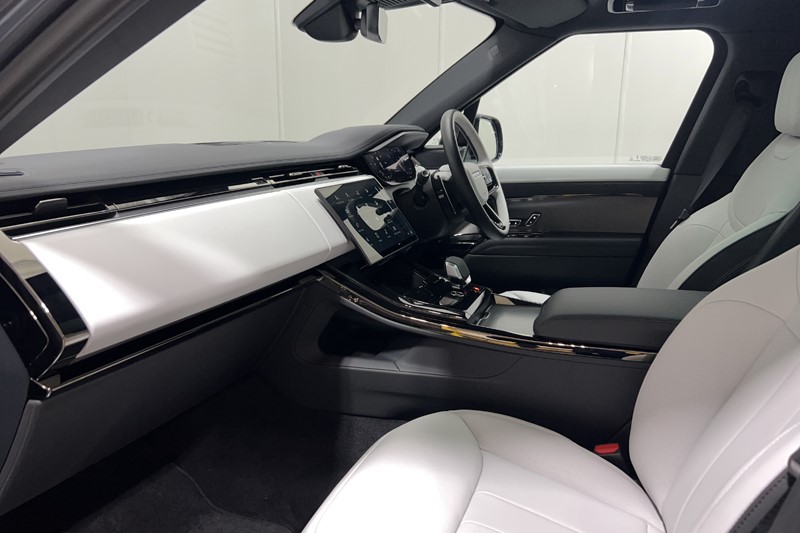 2025 (75) LAND ROVER RANGE ROVER SPORT 3.0 D300 Dynamic SE 5dr Auto 5486841
