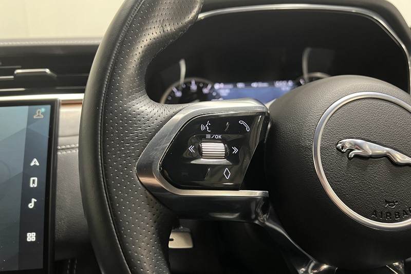 2022 (22) JAGUAR F-PACE 2.0 D200 R-Dynamic S 5dr Auto AWD 5486977