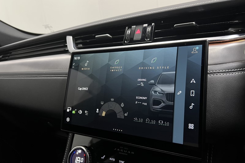 2022 (22) JAGUAR F-PACE 2.0 D200 R-Dynamic S 5dr Auto AWD 5486985