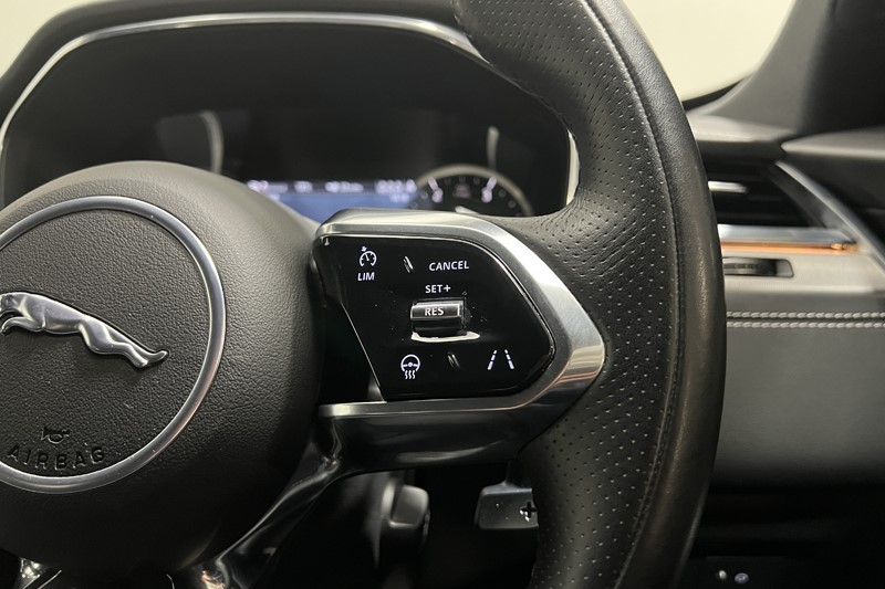 2022 (22) JAGUAR F-PACE 2.0 D200 R-Dynamic S 5dr Auto AWD 5486978