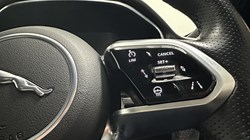 2023 (72) JAGUAR F-PACE 2.0 D200 R-Dynamic Black 5dr Auto AWD 5498034