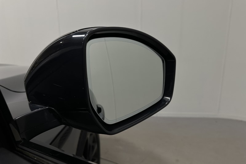 2023 (72) JAGUAR F-PACE 2.0 D200 R-Dynamic Black 5dr Auto AWD 5498029