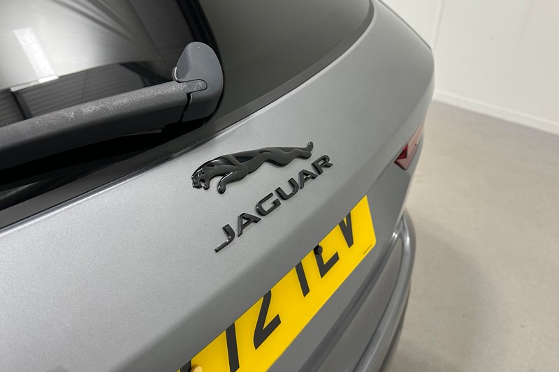2023 (72) JAGUAR F-PACE 2.0 D200 R-Dynamic Black 5dr Auto AWD 5498059