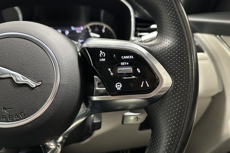 2022 (72) JAGUAR F-PACE 2.0 D200 R-Dynamic Black 5dr Auto AWD 5497892