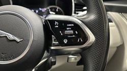 2022 (72) JAGUAR F-PACE 2.0 D200 R-Dynamic Black 5dr Auto AWD 5497892