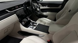 2022 (72) JAGUAR F-PACE 2.0 D200 R-Dynamic Black 5dr Auto AWD 5497904