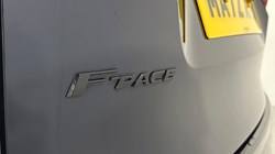 2022 (72) JAGUAR F-PACE 2.0 D200 R-Dynamic Black 5dr Auto AWD 5497915