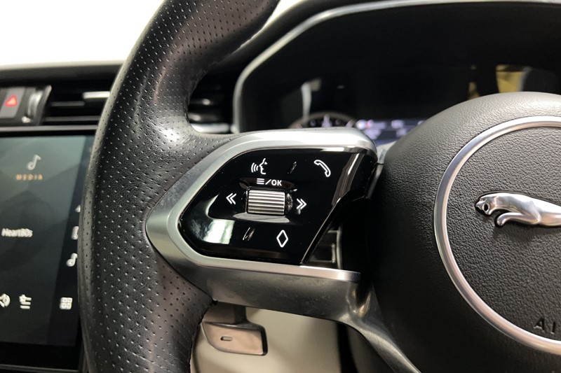 2023 (72) JAGUAR F-PACE 2.0 D200 R-Dynamic Black 5dr Auto AWD 5495280