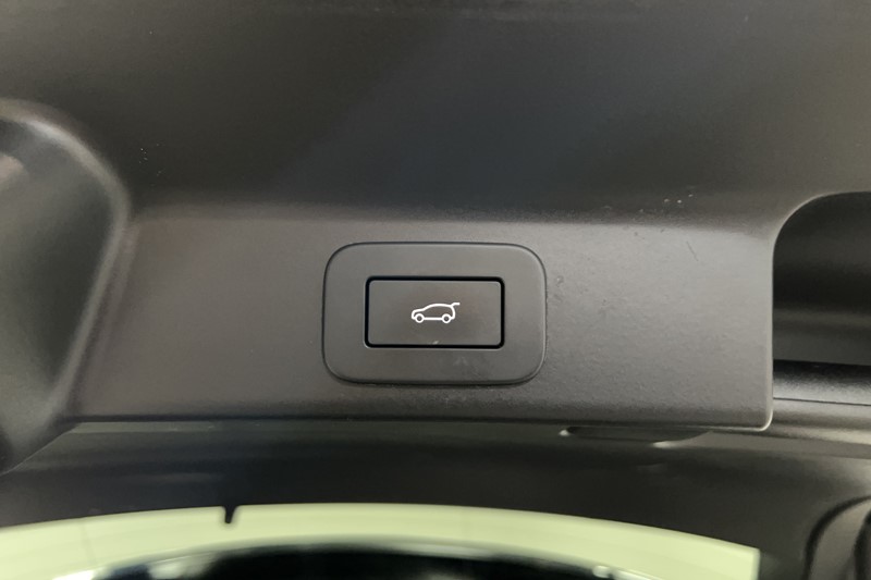 2023 (72) JAGUAR F-PACE 2.0 D200 R-Dynamic Black 5dr Auto AWD 5495305