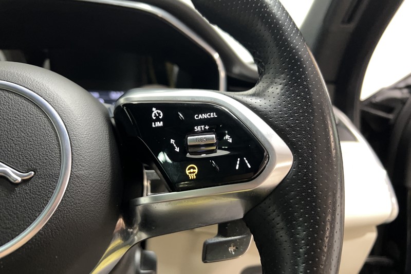 2023 (72) JAGUAR F-PACE 2.0 D200 R-Dynamic Black 5dr Auto AWD 5495279
