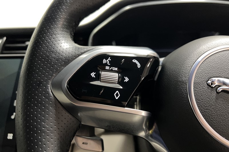 2023 (23) JAGUAR F-PACE 2.0 P400e R-Dynamic SE 5dr Auto AWD 5516206