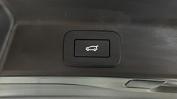 2023 (23) JAGUAR F-PACE 2.0 P400e R-Dynamic SE 5dr Auto AWD 5516230