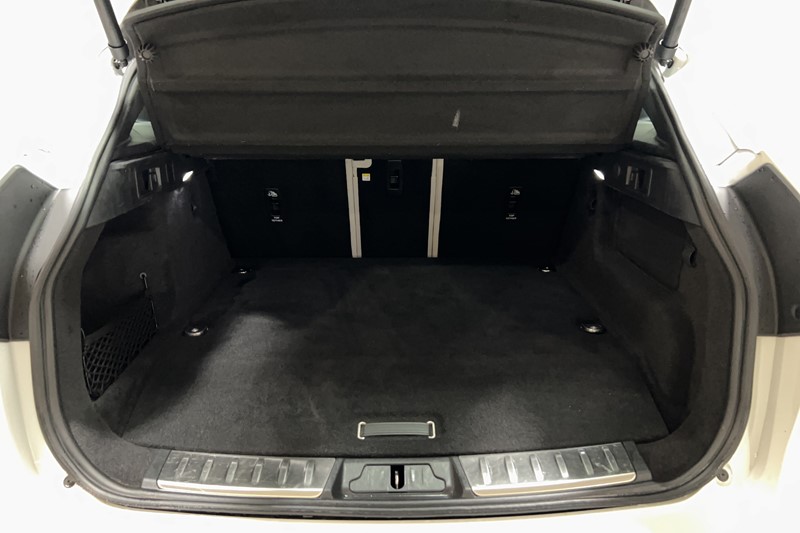 2023 (23) JAGUAR F-PACE 2.0 P400e R-Dynamic SE 5dr Auto AWD 5516228