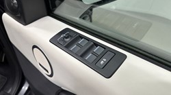 2025 (74) LAND ROVER DISCOVERY 3.0 D350 Metropolitan Edition 5dr Auto 5520748